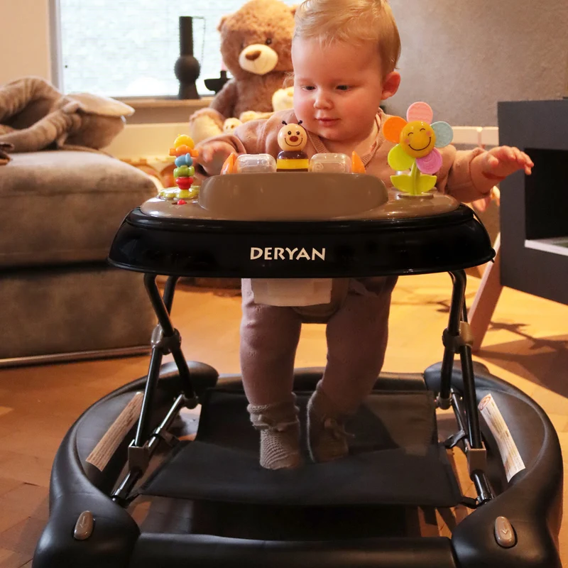 Deryan Luxuriöser 4-in-1-Kinderwagen - Schaukelfunktion - Inklusive Spielset und Tablett - faltbar - Schwarz & Nougat