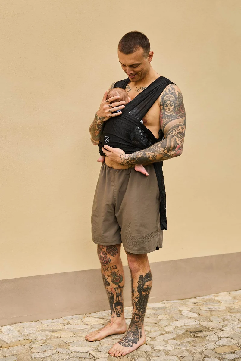 CUDDLE BREEZE Newborn Watersling Baby Wrap - Black