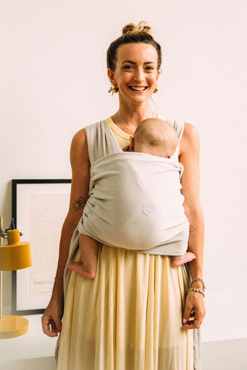 CUDDLE BAND 2 Newborn Baby Wrap - Light Grey