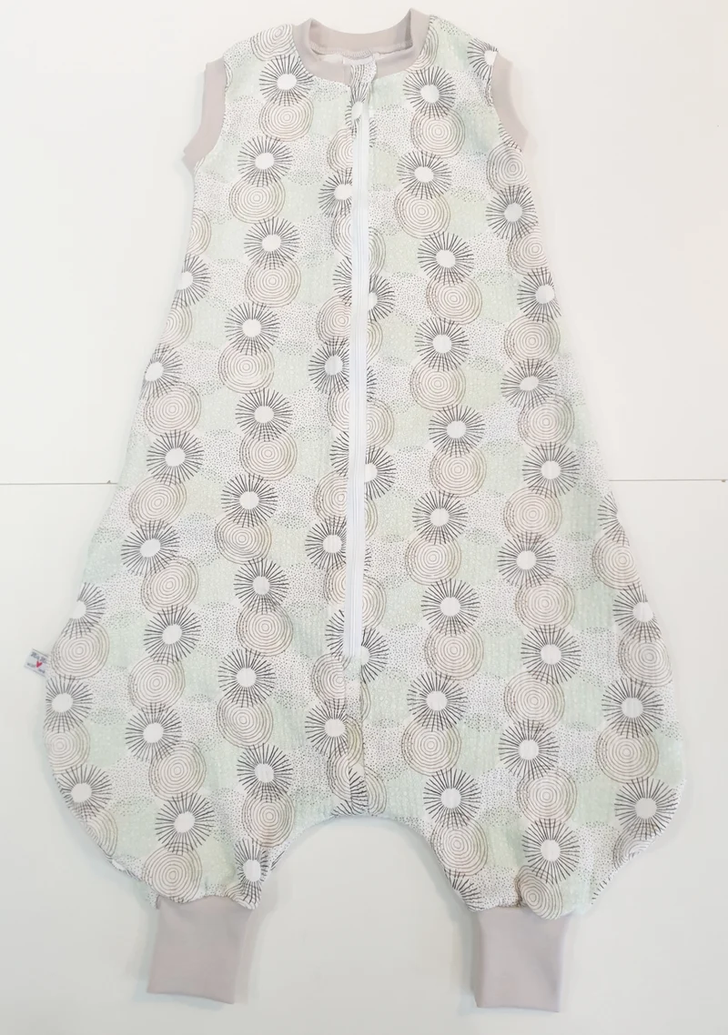 Mutzelpumper Schlafsack mit Füßen, Gr. 50-104 Blumen von Atelier MiaMia