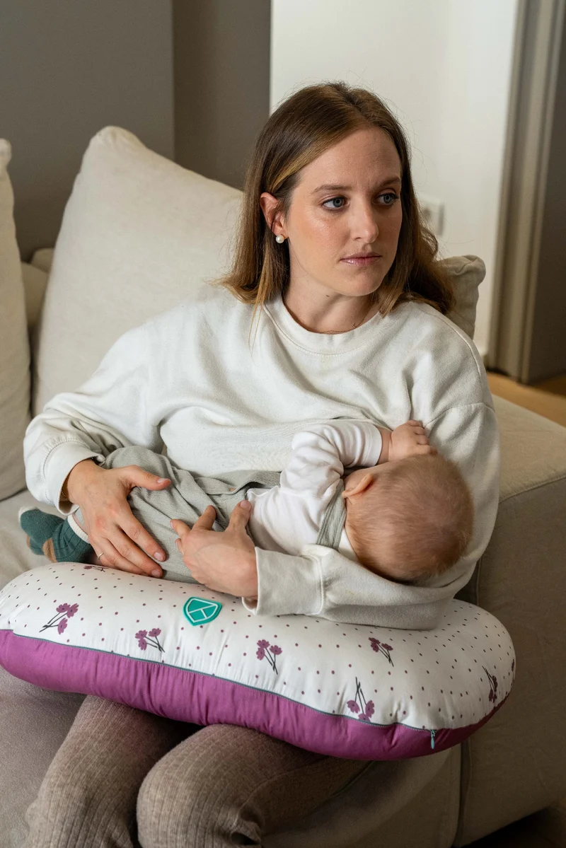 HUG BABY Breastfeeding Pillow - Blossom Purple