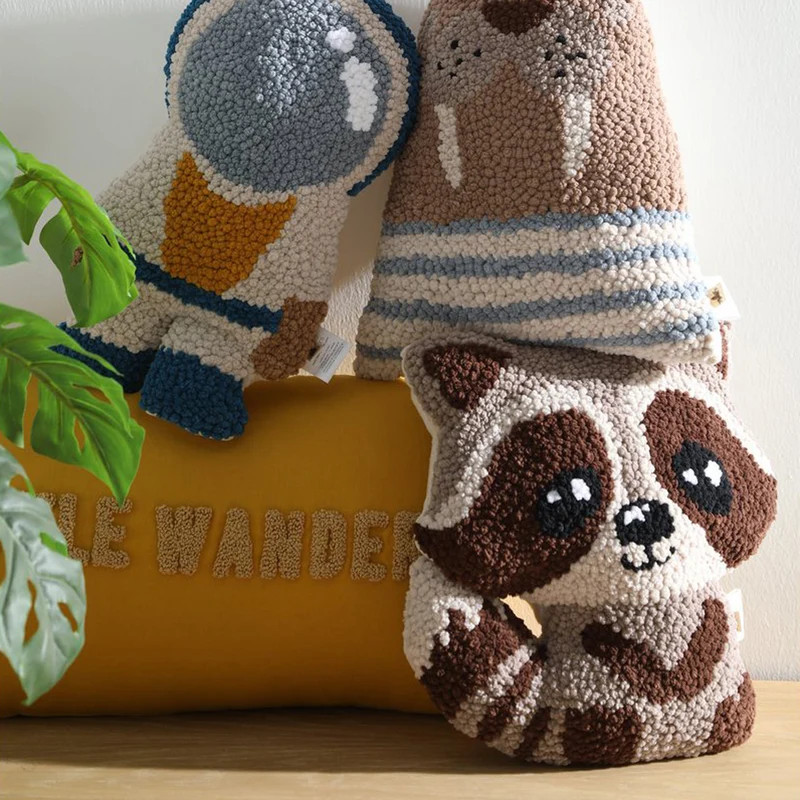 Waschbär Kissen 37x34 cm, Punch-Nadel-Stickerei & Leinenstoff