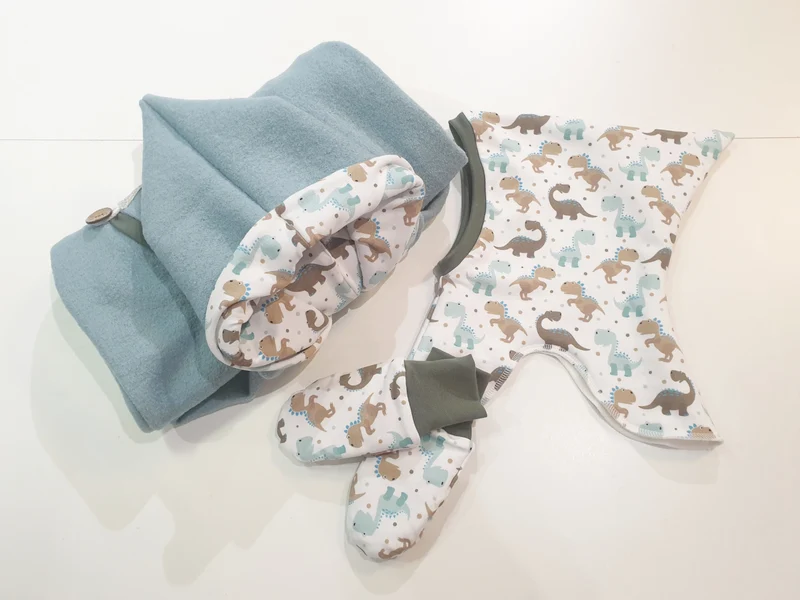 Walk - Overall Baby Kind von 50 bis 110 Designer Walkoverall mint Dinos von Atelier MiaMia