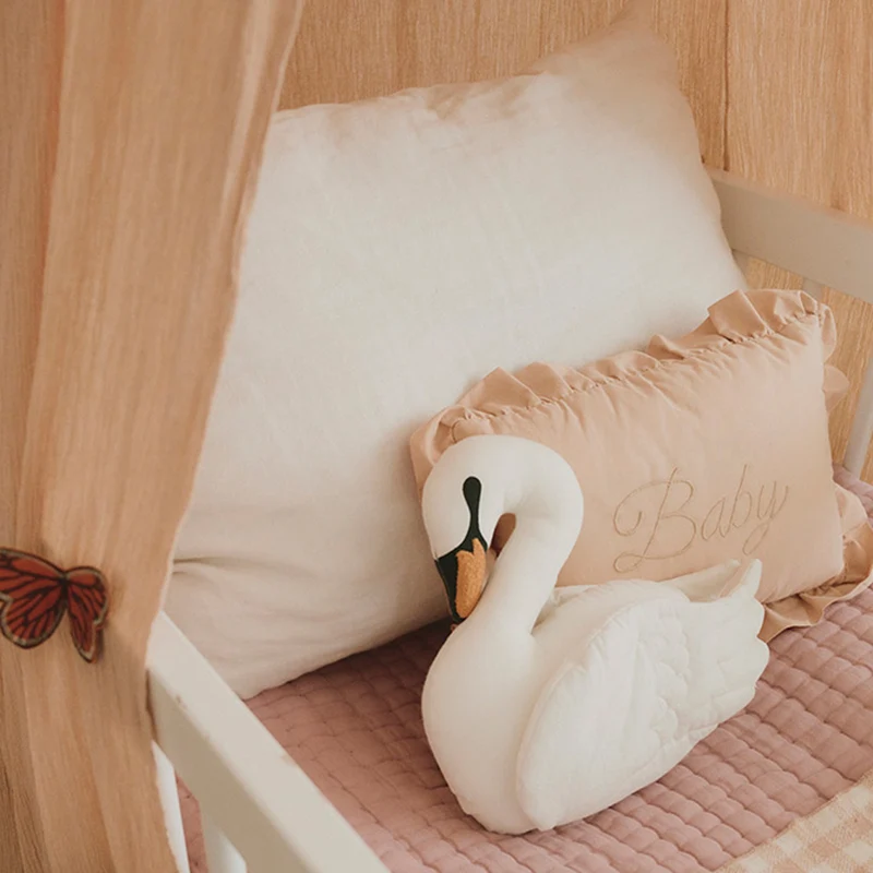 Kuschelkissen mit Baby Stickerei