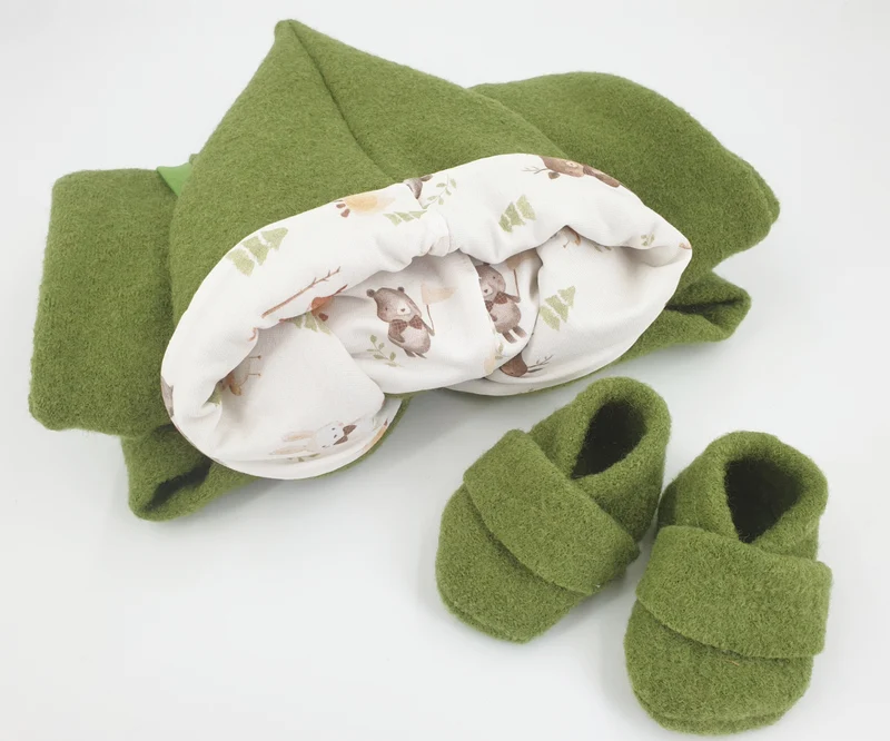 Walk - Overall Baby Kind von 50 bis 110 Designer Walkoverall grün Waldtiere von Atelier MiaMia