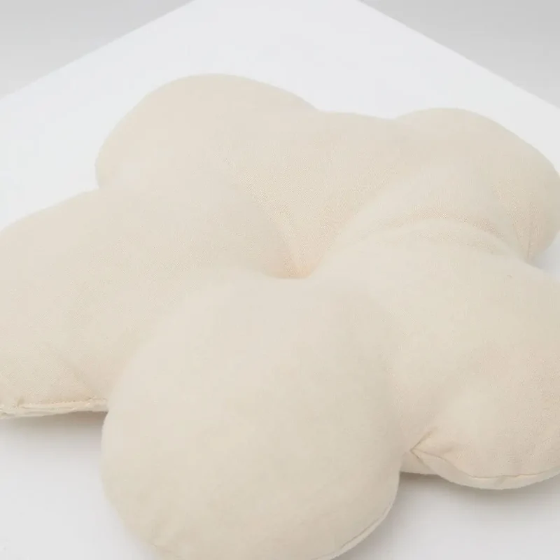 Phile Flower Pillow