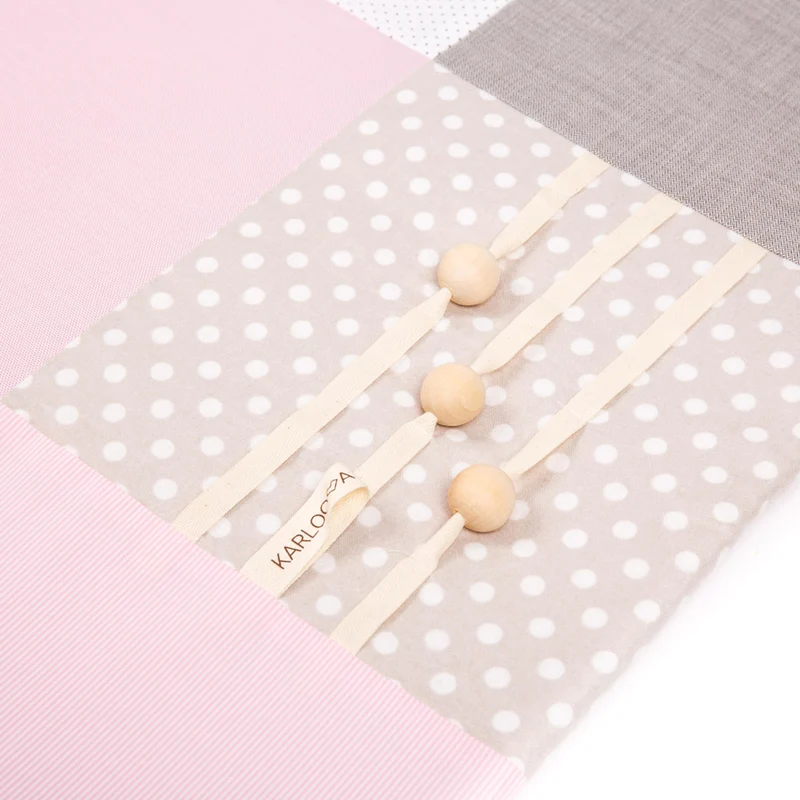 Activity Spieldecke Patchwork, Krabbeldecke mit Spielbogen 100 x 100 cm, Rosa