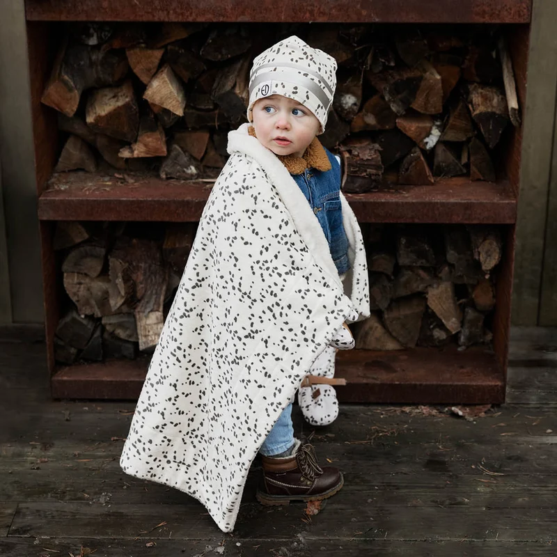 Kuscheldecke aus recyceltem Polyester 75 x 100 cm, doppellagig