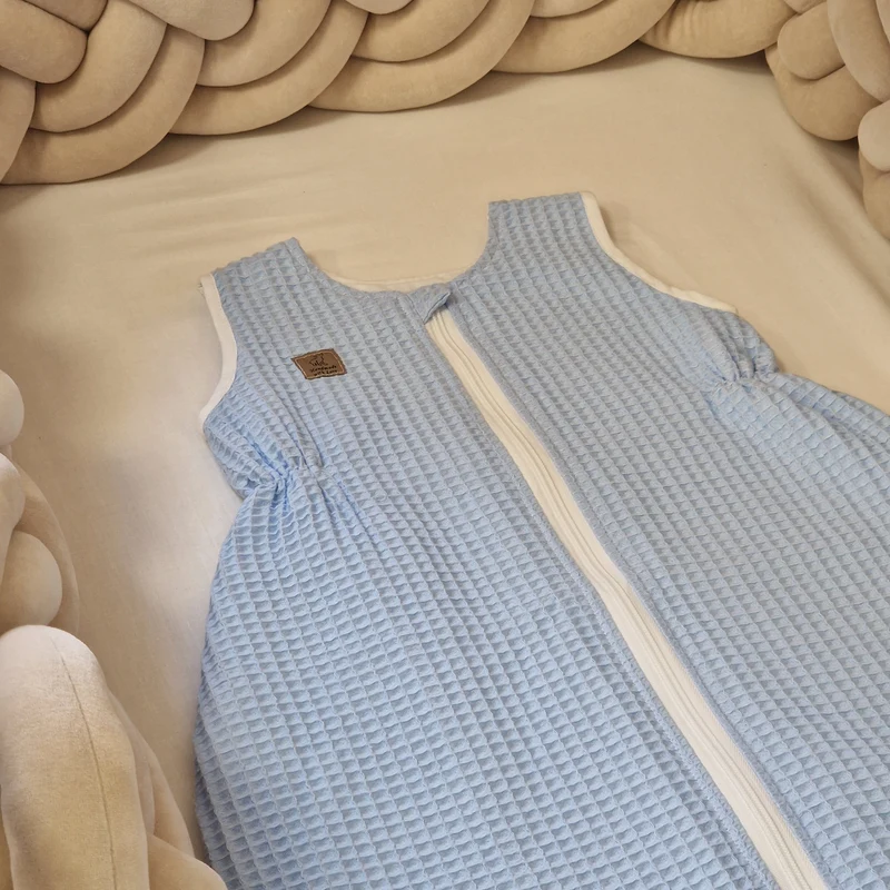 Schlummersack für Baby & Kleinkind in Birnenform | Waffelpique | Hellblau, 0,5 TOG, Gr. 0-6 Monate