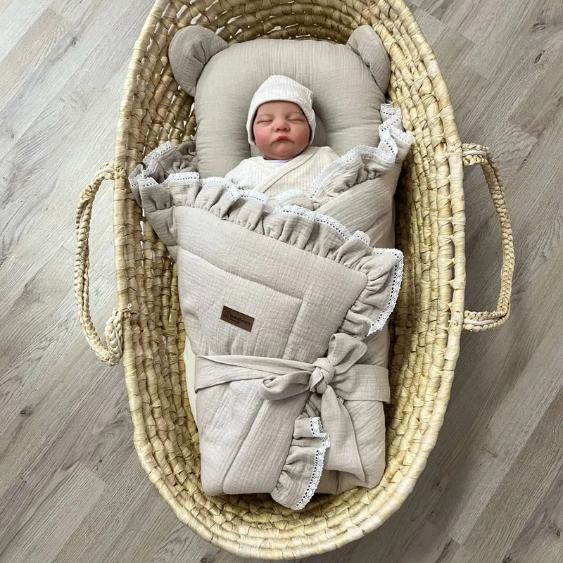 Babyhörnchen mit Rüschen u. Spitze inkl. Kissen | Musselin