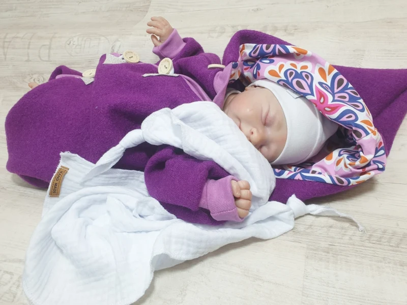 Walk - Overall Baby Kind von 50 bis 110 Designer Walkoverall Lila Blumen --walk W9 von Atelier MiaMia