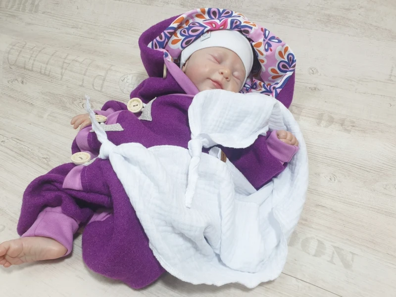 Walk - Overall Baby Kind von 50 bis 110 Designer Walkoverall Lila Blumen --walk W9 von Atelier MiaMia