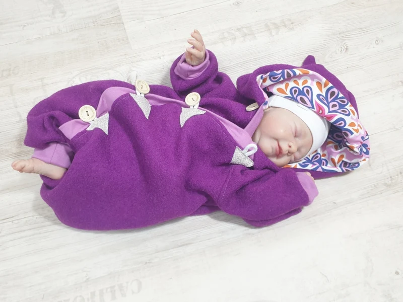 Walk - Overall Baby Kind von 50 bis 110 Designer Walkoverall Lila Blumen --walk W9 von Atelier MiaMia