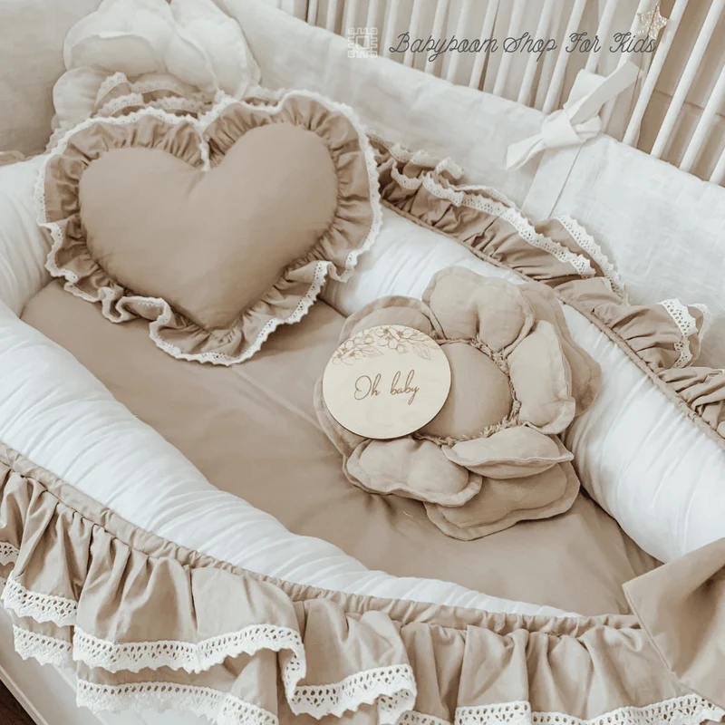 Herzkissen Romantic mit Rüschen & weißer Spitze | Baumwolle