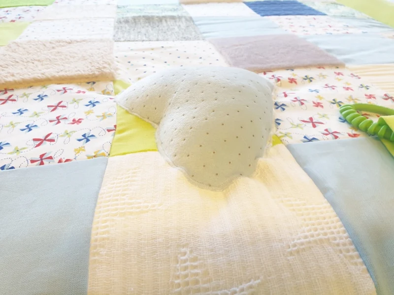 Erlebnisdecke CVI Decke 64 grün, weiß, hellblau von Atelier MiaMia