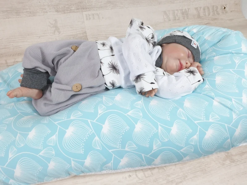 Stillkissen oder Seitenschläferkissen Lagerungskissen Retro Tulpnen 206 von Atelier MiaMia