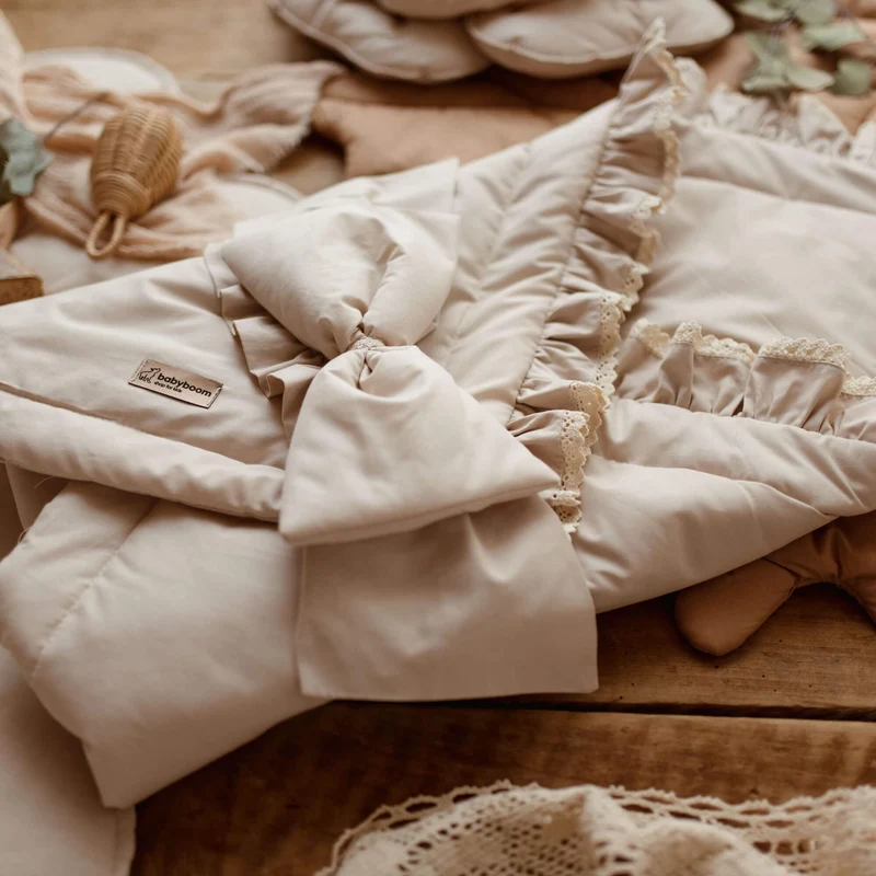 Babyhörnchen RETRO ROMANTIC mit Rüschen & beige Spitze | Baumwolle