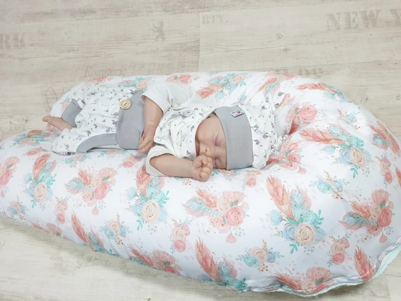 Stillkissen oder Seitenschläferkissen Lagerungskissen Federn und Rosen 202 von Atelier MiaMia
