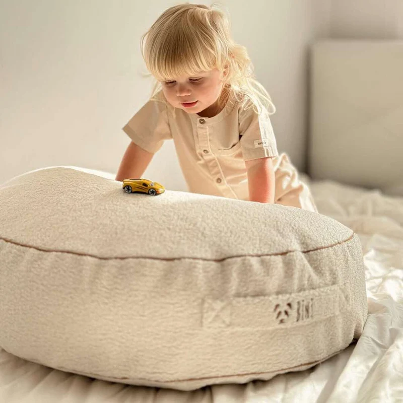 Bodenkissen Plushy aus Plüschstoff