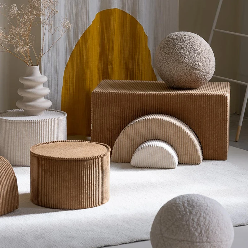 Pouf aus Kordsamt