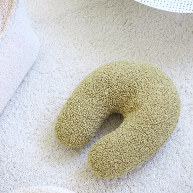 U Kissen aus Teddy-Stoff