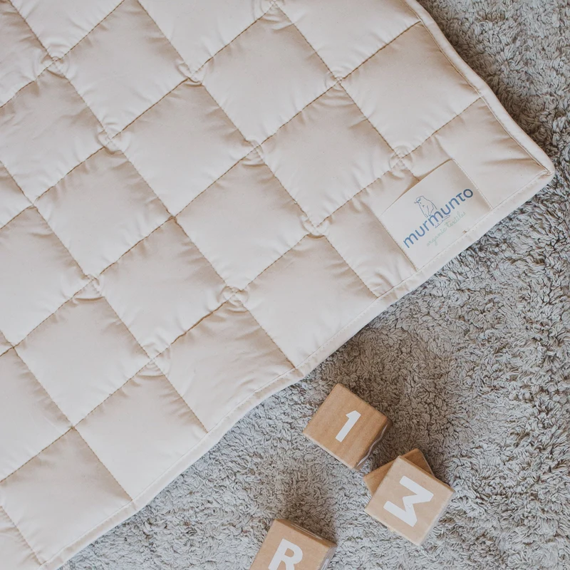 Natur-Krabbeldecke 'PLAY MATE' von murmunto