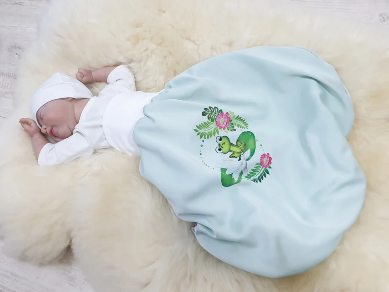 Pucksack Frosch, Strampelsack Deluxe 12 von Atelier MiaMia
