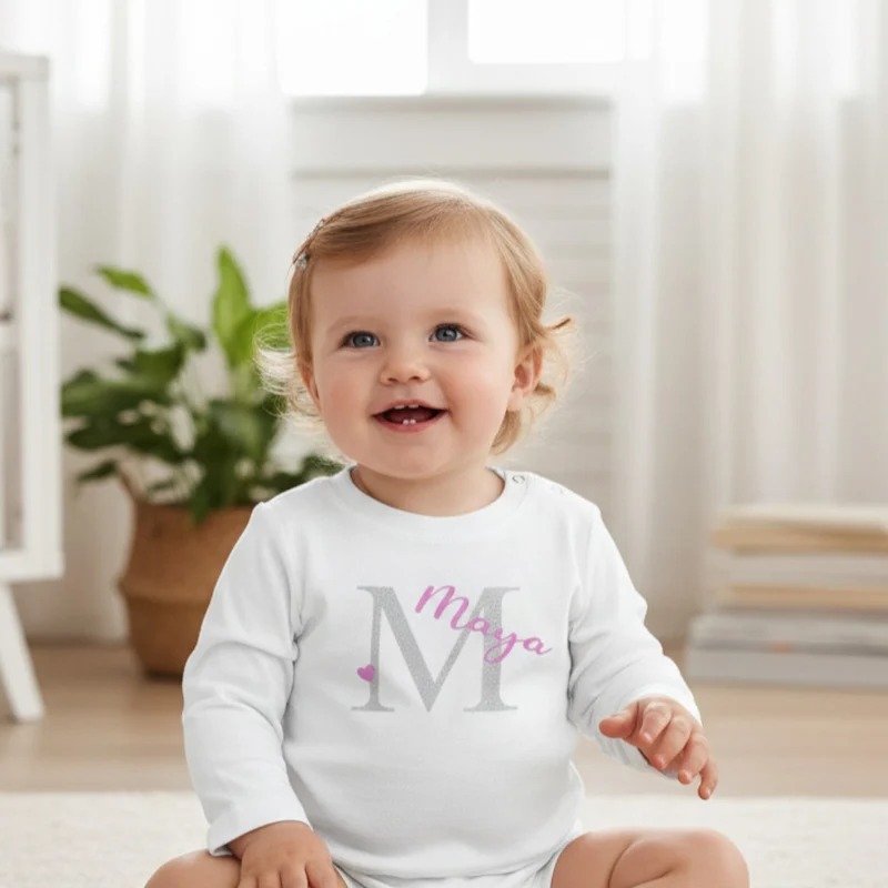 BABY LANGARMSHIRT "Buchstabe mit Name" personalisiert weiß / Glitzer / rosa