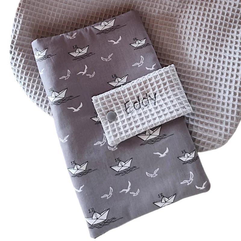 BABY GESCHENKSET "Schiffchen" in grau mit Geschenkbox - personalisierbar