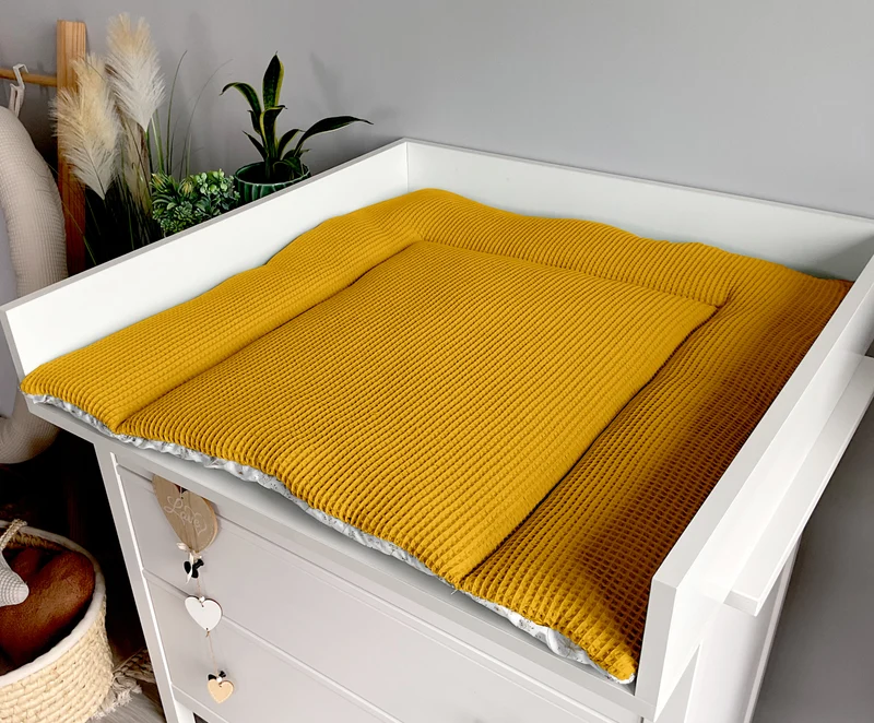 Changing mat | Grass and honey