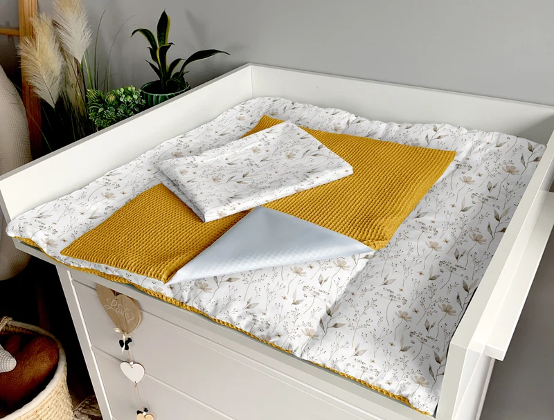 Changing mat | Grass and honey