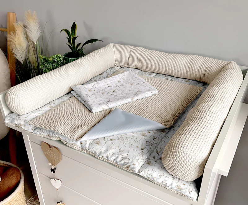 Changing mat | Grass and light beige