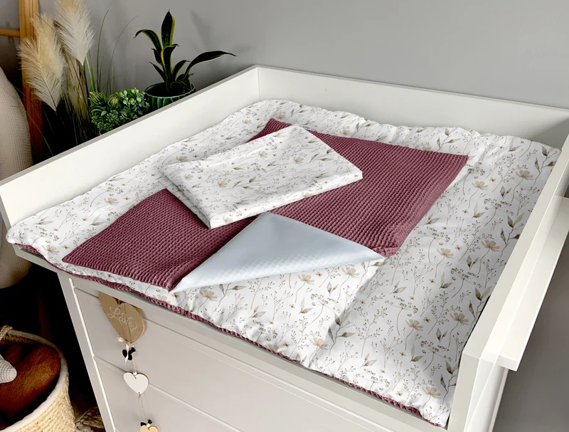 Changing mat | Grass and blueberry