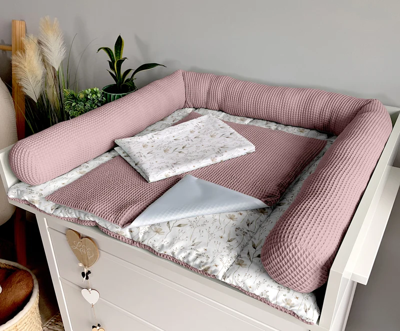 Changing mat | Grass and dirty pink