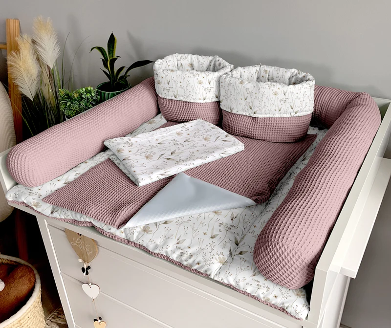 Changing mat | Grass and dirty pink