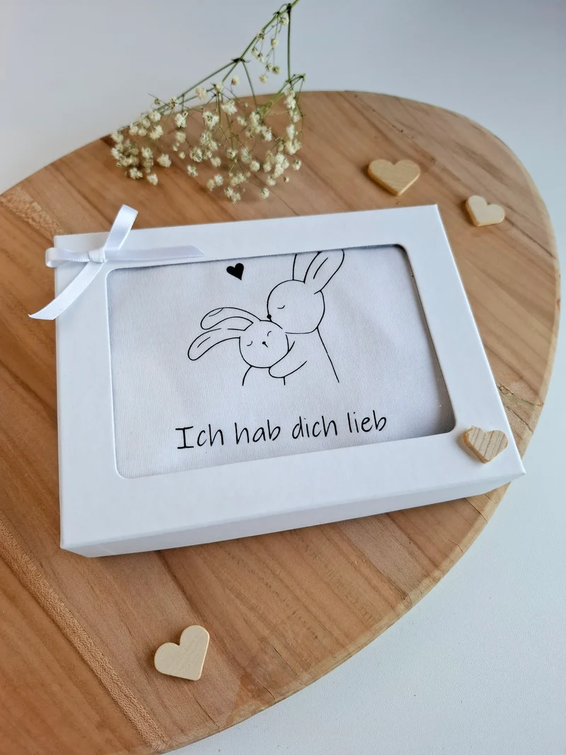 BABYBODY kurzarm weiß "Ich hab dich lieb" in Geschenkbox