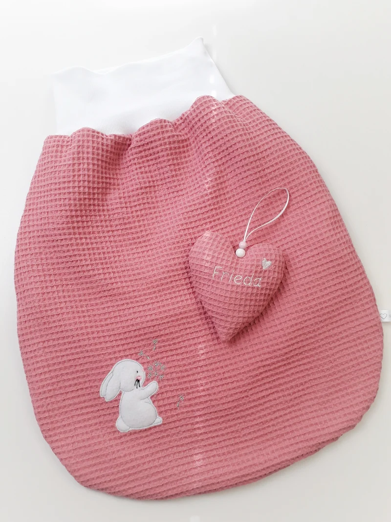 BABY GESCHENKSET "Hase mit Pusteblume" Strampelsack & Herz inkl. Personalisierung mit Geschenkbox