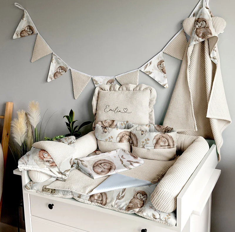 Changing mat | Sleeping animals and light beige