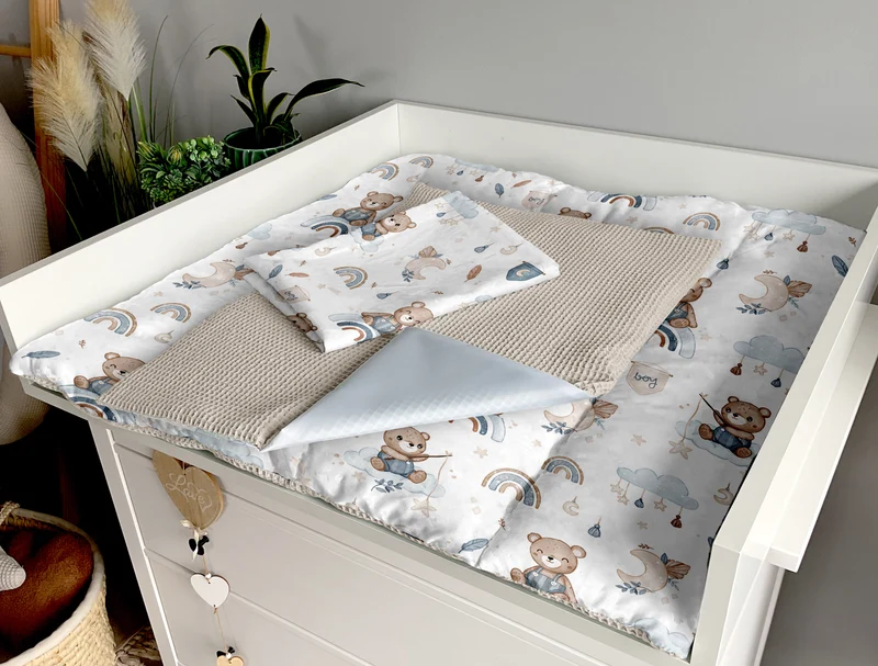 Changing mat | Dreams of sleepy bears and sand