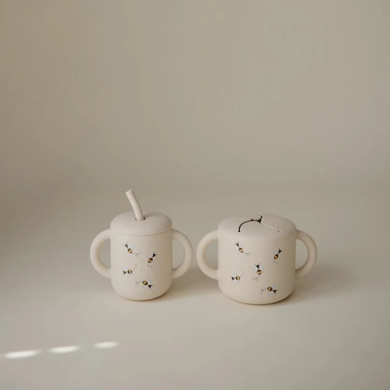 Mushie Trinkbecher mit Strohhalm Bees