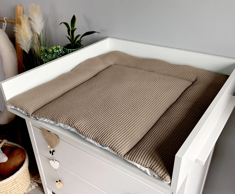 Changing mat | Dreams of sleepy bears and brown