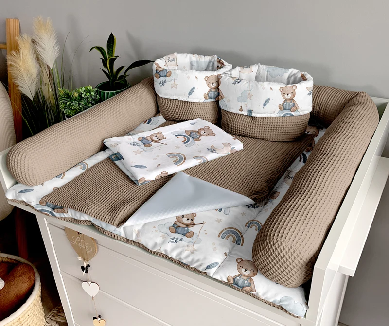 Changing mat | Dreams of sleepy bears and brown