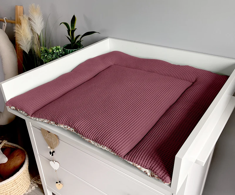Changing mat | Leaves and blueberry