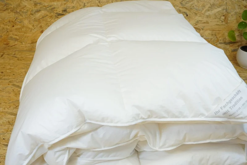 Daunen Winterbettdecke 155 x 220 cm – 100% Premium Gänsedaunen, extra warm