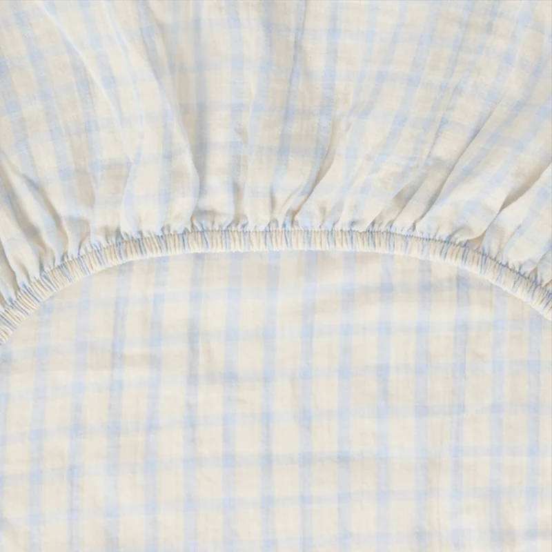 Garbo & Friends Musselin Fixleintuch 90 x 200 cm Gingham Sky Blue