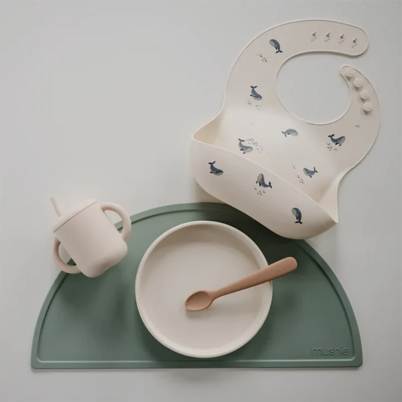 Mushie Silikon Lätzchen Whales