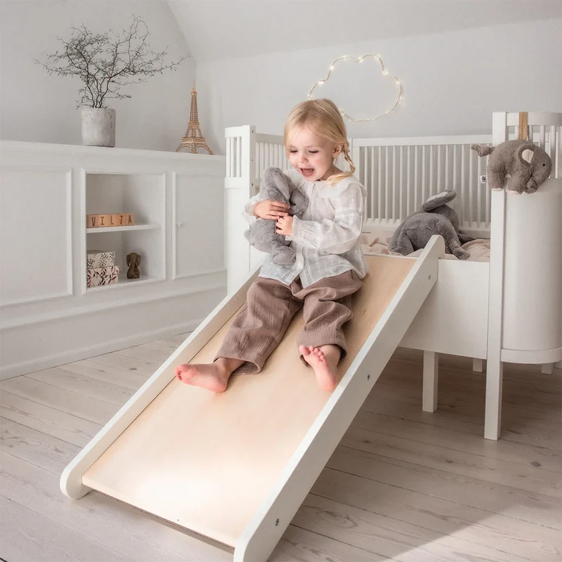 Sebra Baby und Junior Bett Classic White