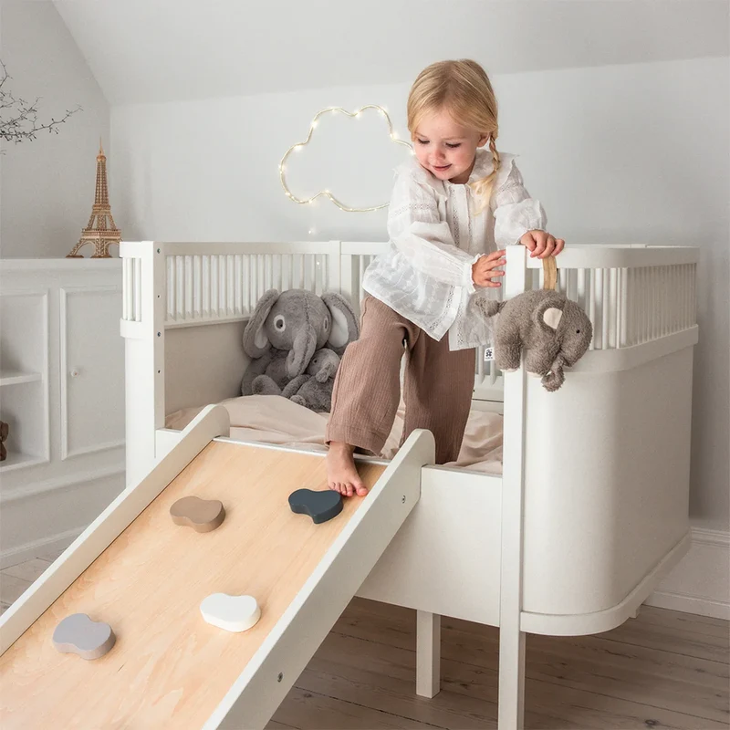 Sebra Baby und Junior Bett Classic White