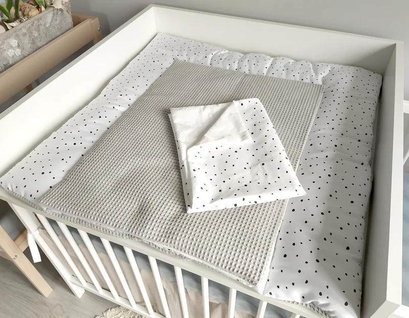 Changing mat | Confetti and gray