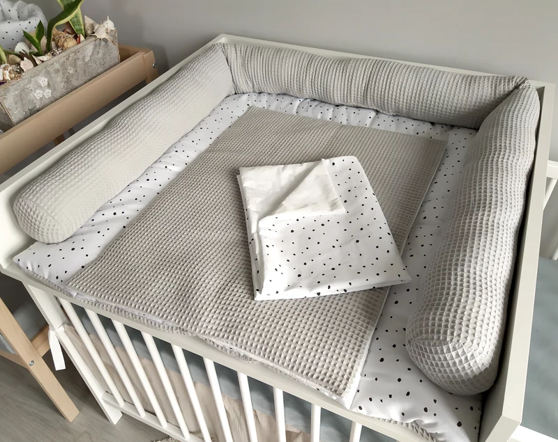 Changing mat | Confetti and gray